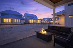 Skye Miles @ Summer Salt" | Pool*Walk To Beach*Firepit*Lake*Luxury Amenities*Sleeps 14