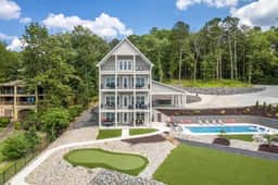 Chef's Retreat @ 604 Bayshore" | Luxury Lakefront Home On Lake Hamilton*Private Pool &  Hot Tub*Firepit*Boat Slip*Game Room*Putting Green*Sleeps 26