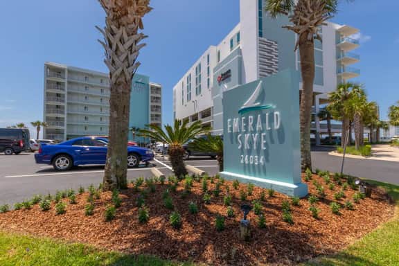 Emerald Skye #62" | Beach Front*Stunning Gulf Views*Pool*Gym*Pier*1BR + Bunks